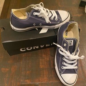 Converse Navy Blue size 5
